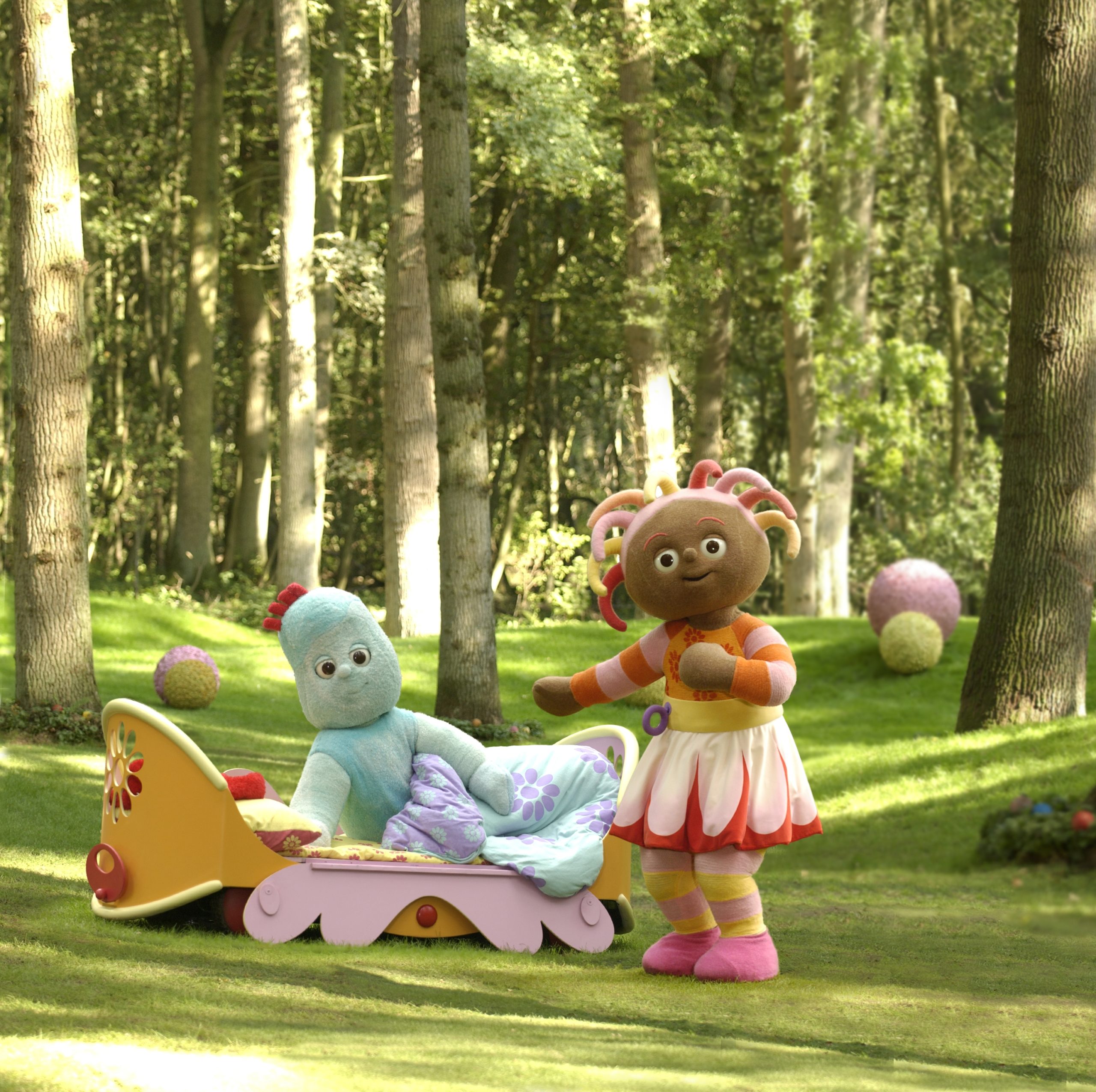 Picture shows: Upsy Daisy finds Igglepiggle in her bed
This image may only be used for publicity purposes in connection with the broadcast of the programme as licensed by BBC Worldwide Ltd & must carry the shown copyright legend. It may not be used for any commercial purpose without a licence from the rights holder. 
© IN THE NIGHT GARDEN ™ RAGDOLL WORLDWIDE LTD 2007